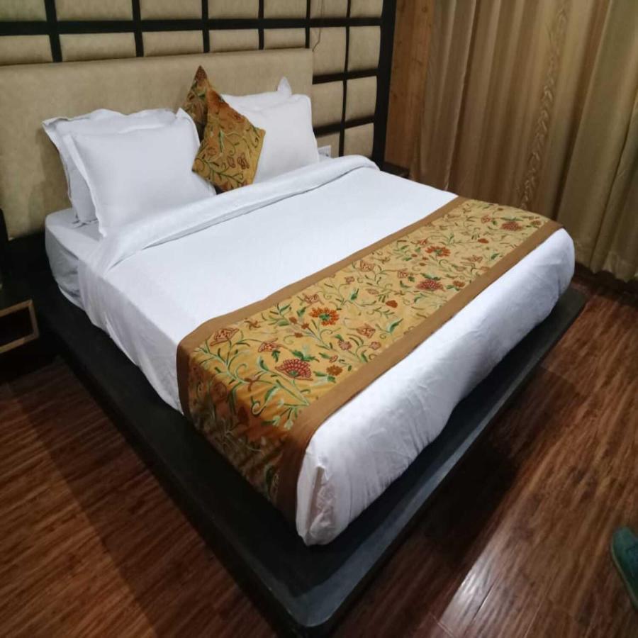 Hotel Sheen Srinagar  Exterior photo