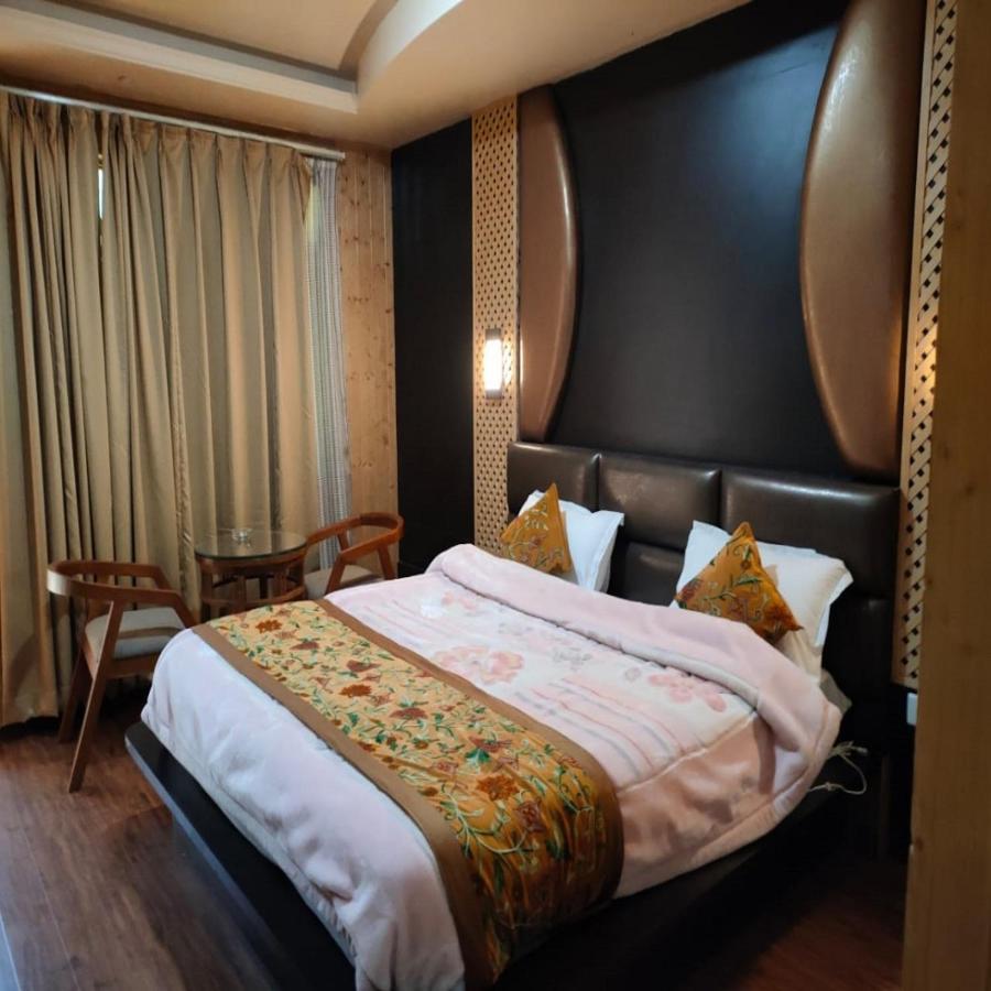 Hotel Sheen Srinagar  Exterior photo