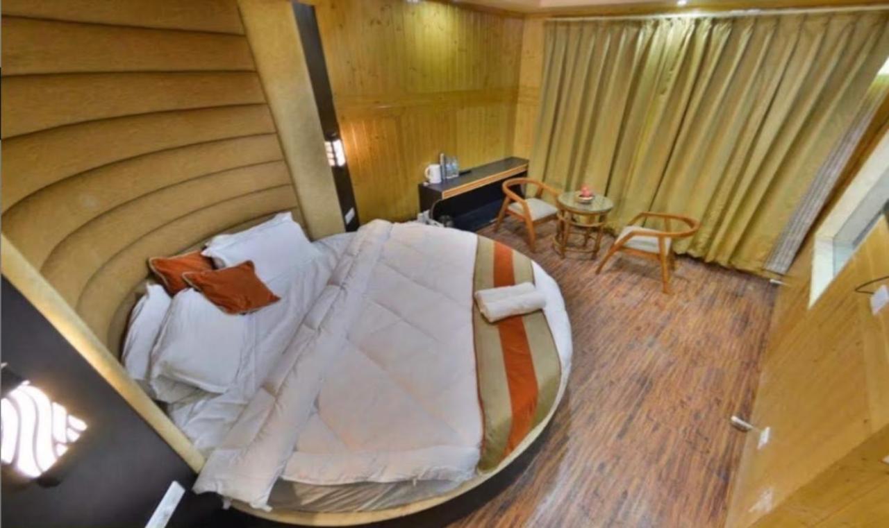 Hotel Sheen Srinagar  Exterior photo